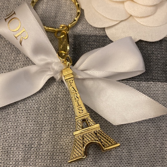 Dior Gift Wrapping Ribbon Bow / Set Of 2 Eiffel Tower Keychains - Picture 5 of 7